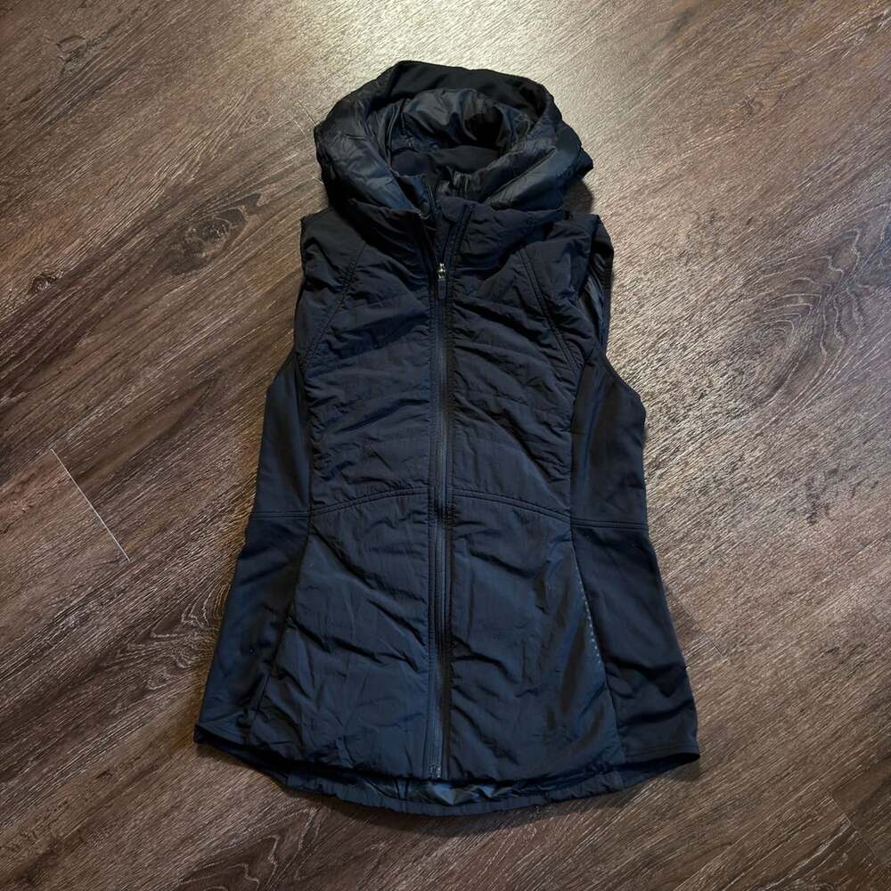 Lululemon Another Mile Vest Black Quilted Hooded Jacket Size 10